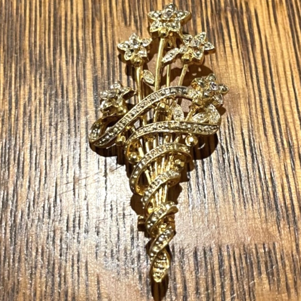 SP WLIND signed Bouquet Brooch gold tone